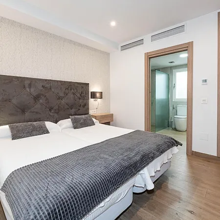Boutique Aurora בית הארחה 3*