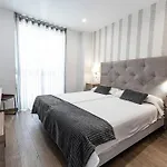 Boutique Aurora Pensión 3*